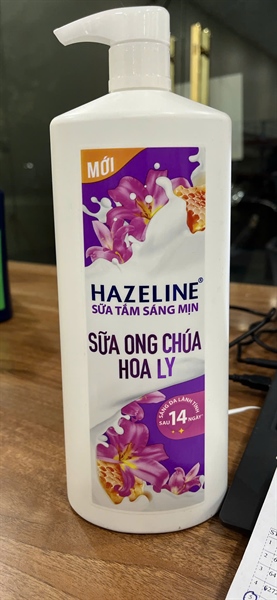 Sữa tắm Hazeline Sữa ong chúa hoa ly chai 1kg