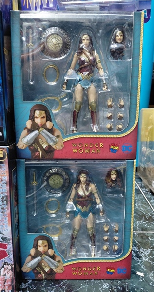 MAFEX NO 048 WONDER WOMAN