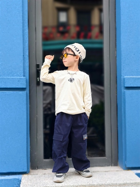 Áo giữ nhiệt cổ tròn Thêu La