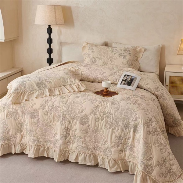 Bộ ga chần 3 món | Bari Cotton - LX07.02 - Chần hoa Ghi to, viền bèo