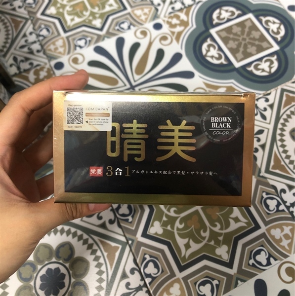 Dầu gội nhuộm phủ bạc thảo dược Komi - Nhật Bản - Nâu Đen