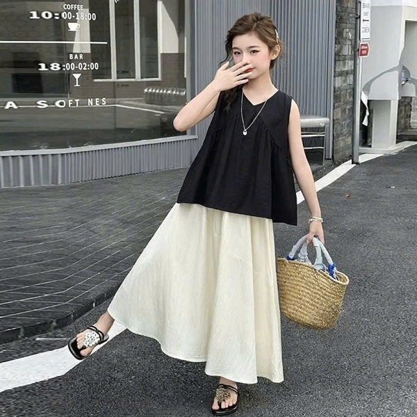 SET ÁO VÁY DÁNG XÒE