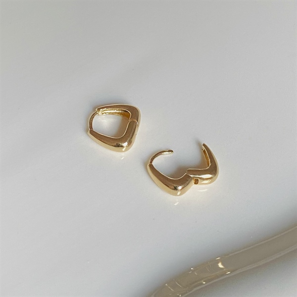 14K Pebble Triangle Hoop Earring (S)