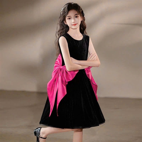 ĐẦM XÒE NỤ HỒNG ĐÊM