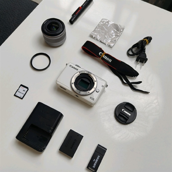 Canon M10 trắng, kèm bộ quà tặng
