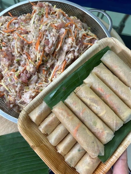 Chả giò nem Hà Tĩnh tôm bằm