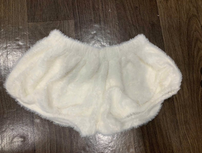 AREUM Quần short bí PUMPKIN Shorts cạp thấp vải len lông - TRẮNG KEM - Size M