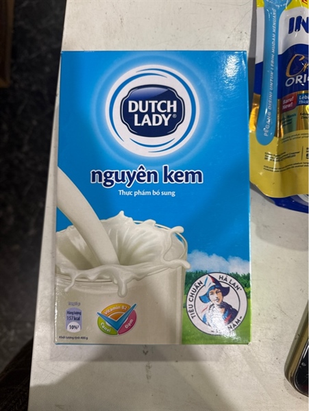 Sữa bột nguyên kem Dutch Lady