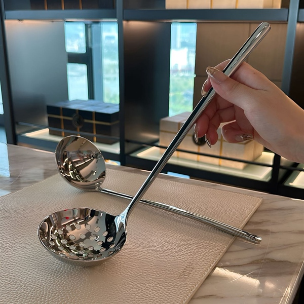 S142 - C264 Muôi Canh Chockmen CKM-AL264LS - Thủng