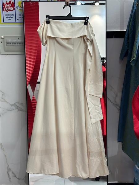 Váy be trễ vai QUINEE