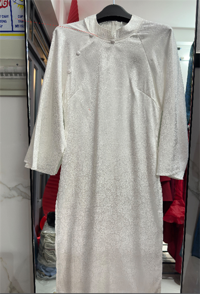 Áo dài trắng có nút