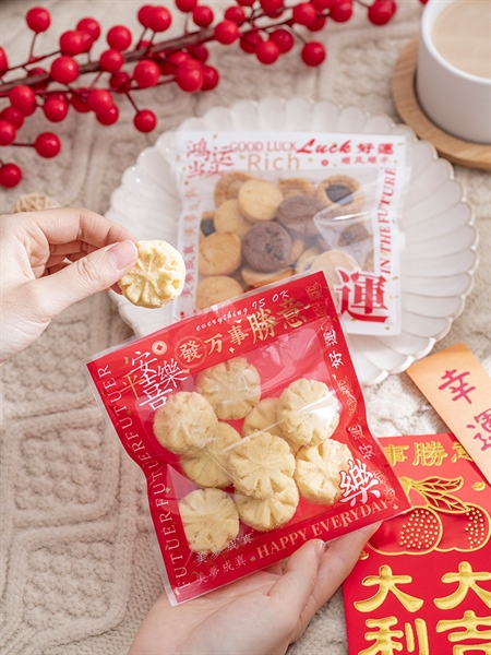 Túi zip vuông Lucky đỏ trắng (50c)