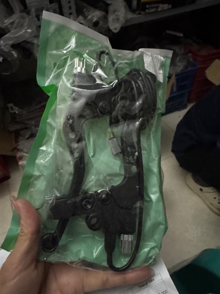 Tay thắng S có lỗ gương