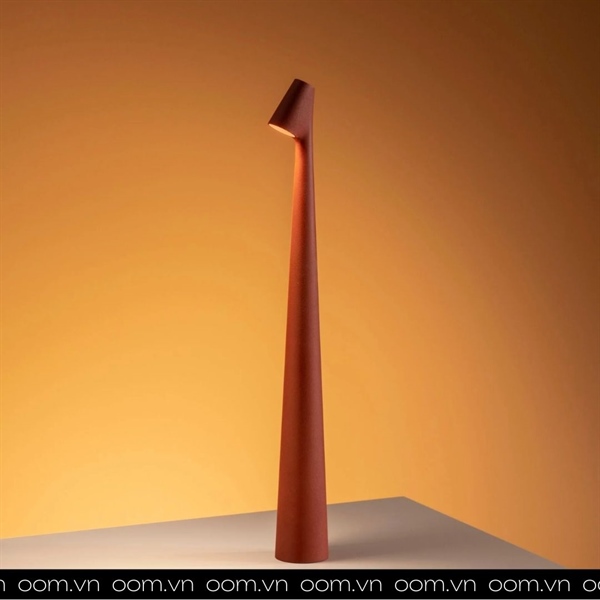 ĐÈN BÀN SẠC GIRAF