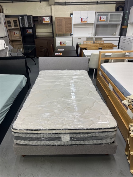 Giường đôi m2 tựa sofa xám