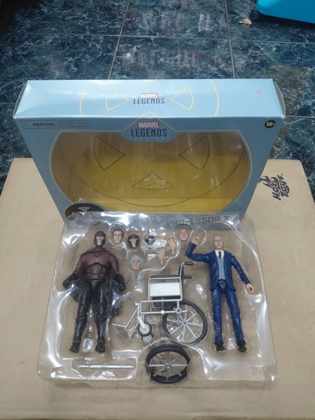 Mua bán (2ND MNT THIẾU 1 TAY) MARVEL LEGENDS MAGNETO & PROFESSOR X