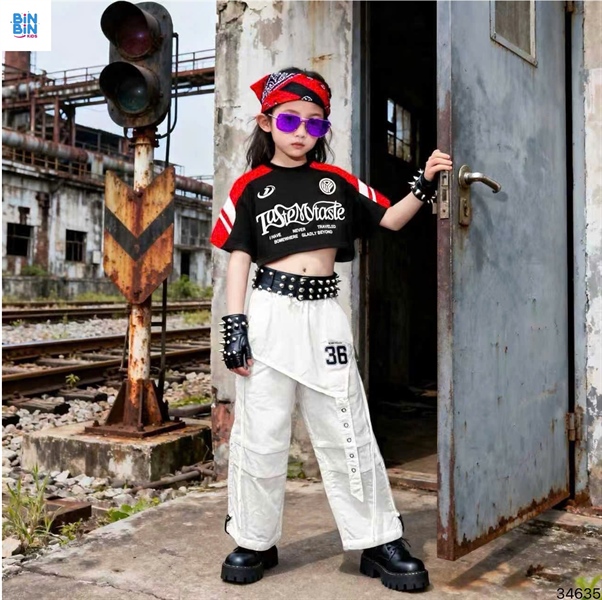 34635- Áo crop CB đen Taste