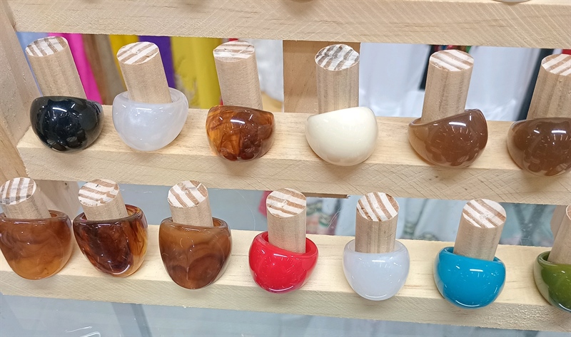 Nhẫn cẩm thạch lớn