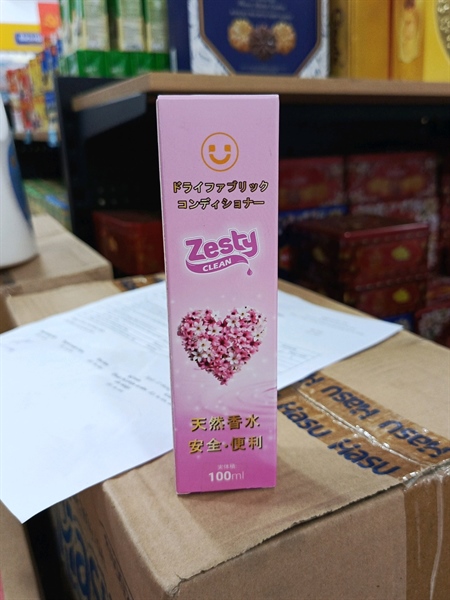 Xả vải khô Zesty hồng chai 100ml/24