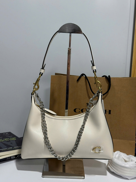 Túi Coach CAM26 trắng trơn