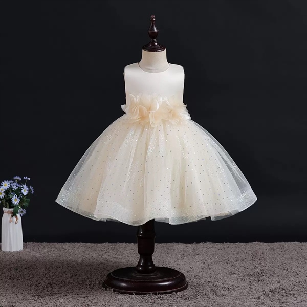 Váy xoè công chúa màu kem