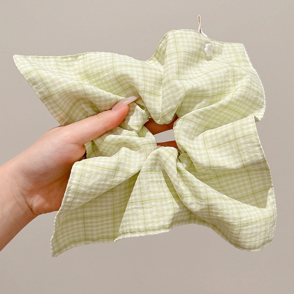 Dây scrunchies buộc tóc vuông kẻ caro xanh bơ