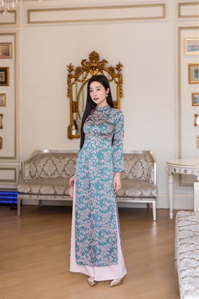 Áo dài truyền thống lụa hoa mai