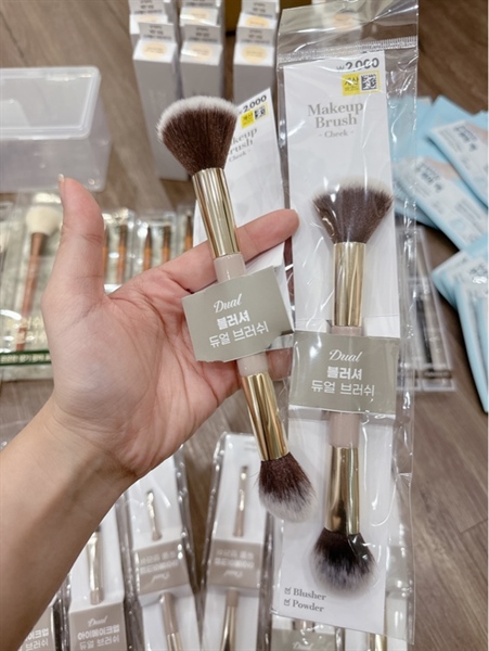 Cọ Daiso 2 Đầu Dual Daiso Make Up Brush - Blusher , Powder