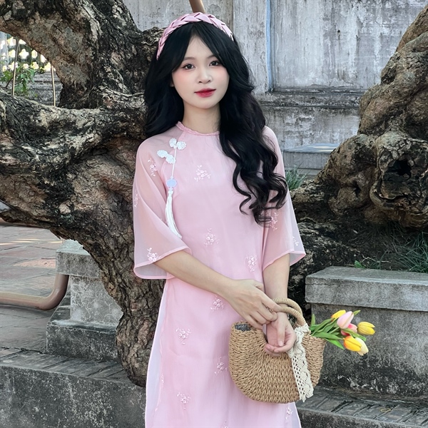 Set áo dài cách tân 4 tà tơ thêu hoa - AD05