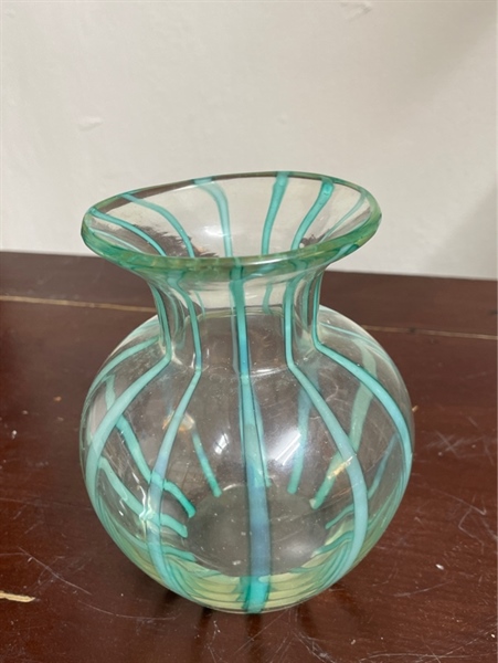 Bình hoa thuỷ tinh sọc xanh size 8x13cm