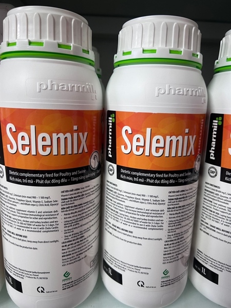 Thức ăn chăn nuôi bổ sung Selemix 1 lít (Chai)