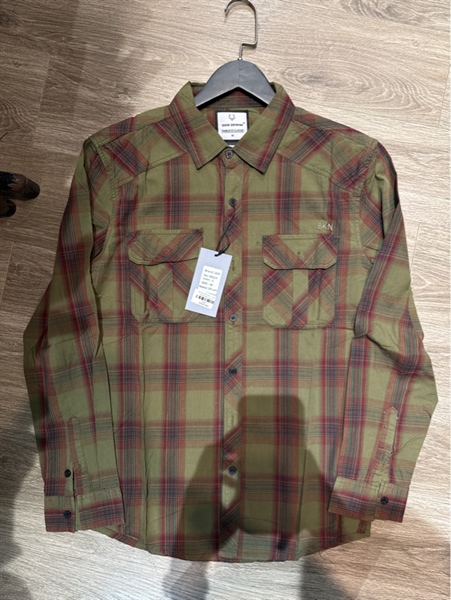 SMTD- SKN 9901-1 Caro Xanh lá sọc đỏ