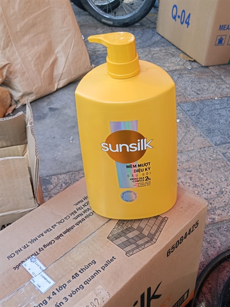 Dầu gội Sunsilk mềm mượt diệu kỳ 1,4kg 1.35l