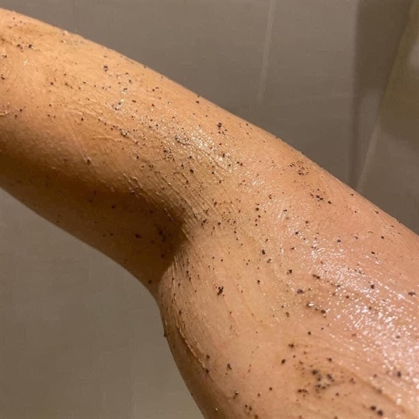 Tẩy tế bào chết body Cocoon 200ml コクーンボディスクラブ