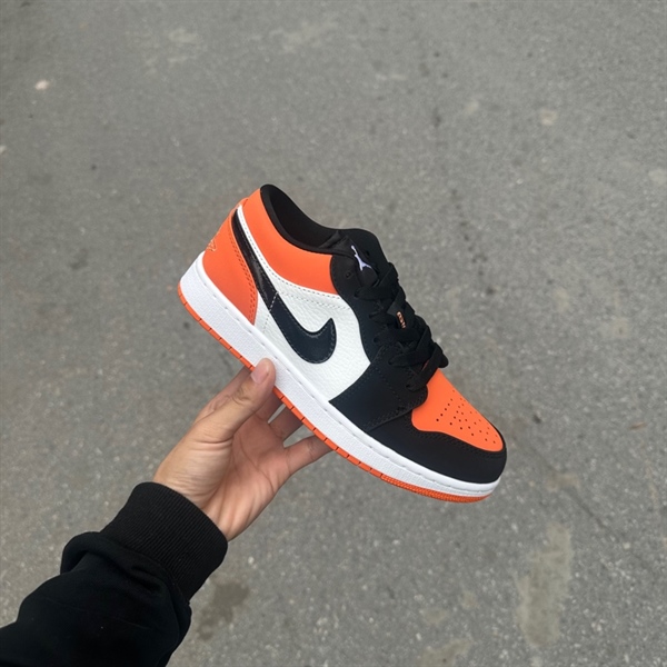 Nike Air Jordan Low | Cam