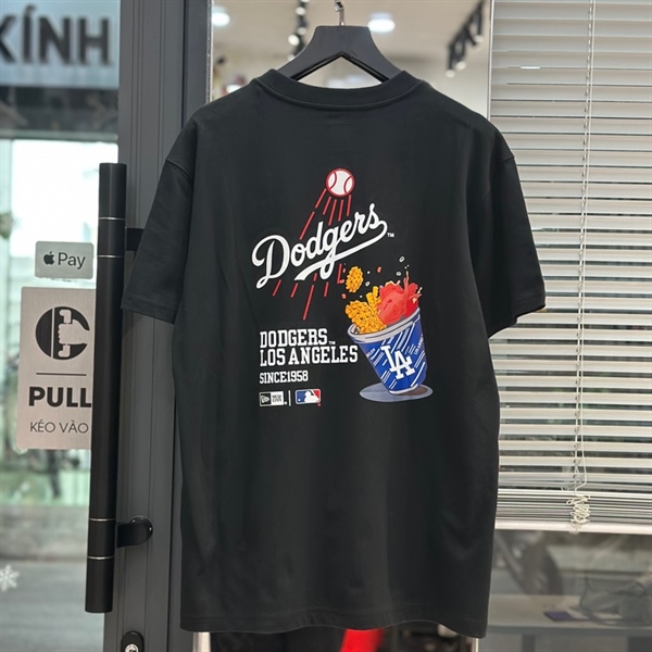 ÁO THUN NEW ERA LA DODGERS ĐEN CHỮ ĐỎ - RS45 ĐEN