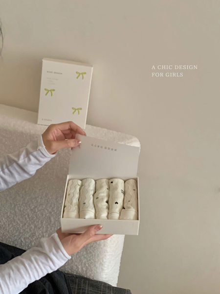 Hộp quần lót DSTUDIO 5 chiếc cotton họa tiết trái tim nữ tính