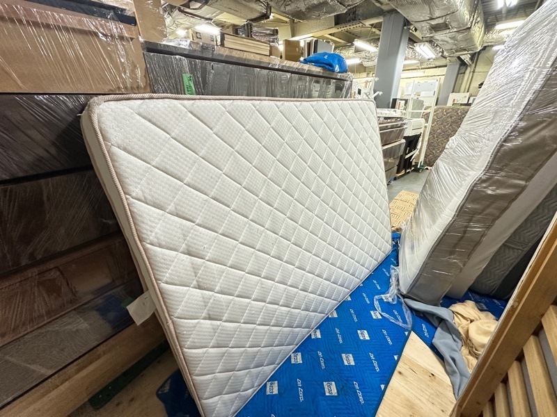 Đệm m4 trắng viền hồng 2 mặt cứng