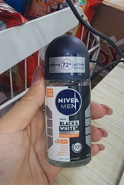 Nivea-85392-lăn ngăn mùi nam ngăn vệt ố vàng vtrol black & white lọ 50ml