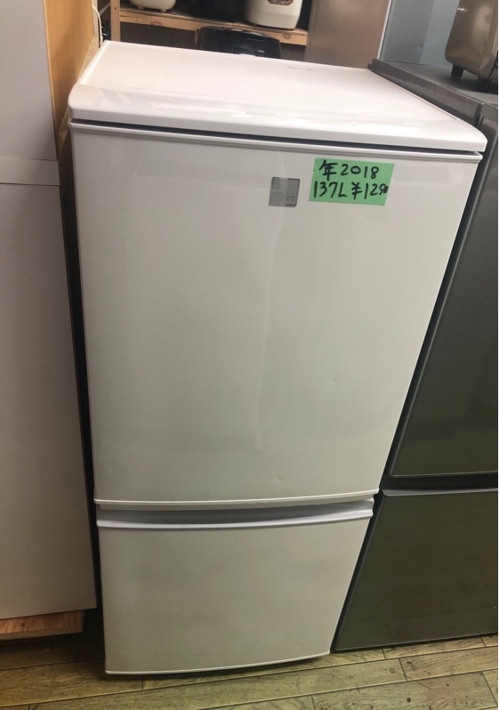 Tủ lạnh Sharp 2018 . TT:137 L