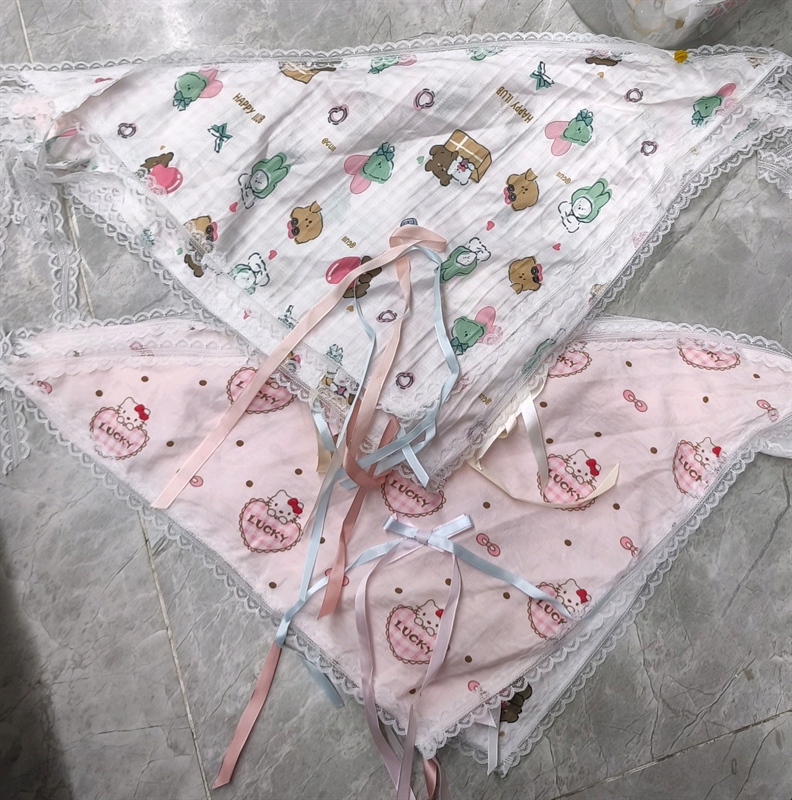 Khăn tam giác buộc đầu hình cute viền zen (nb)