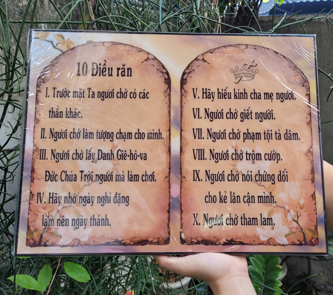 Tranh Laminate 10 Điều Răn 30x40 cm