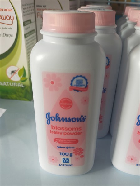 Phấn Em Bé Hương Hoa Johnson's Blossoms Cornstarch Baby Powder