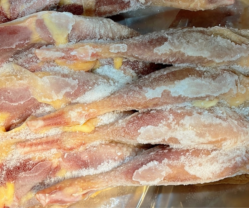 Đùi gà dai 親鶏モモ(骨付き)