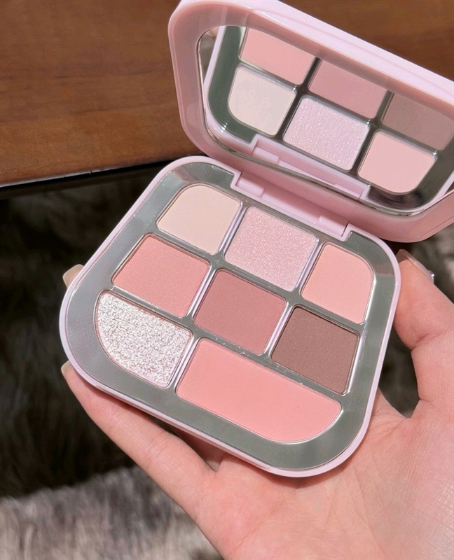 (VAT) Bảng phấn mắt 8 màu Focallure PK07