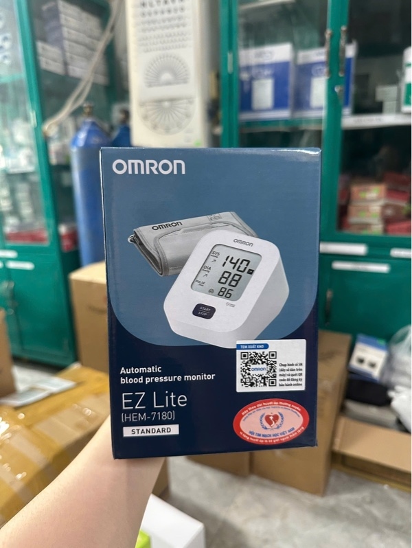 MÁY HUYẾT ÁP OMRON HEM 7180 ( S1900)