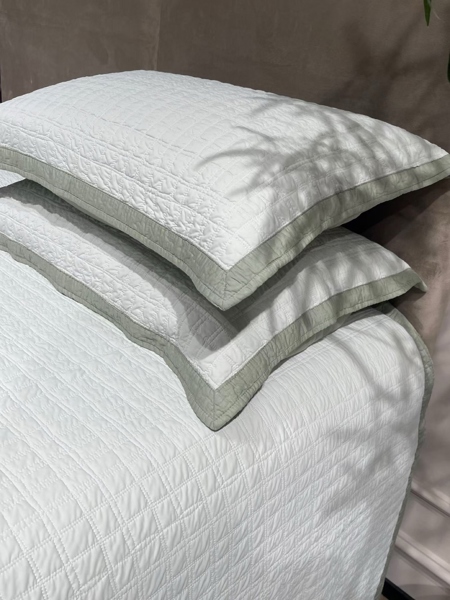 Bộ chần 3 món "Băng lam" | Ga băng làm mát 2 mặt (Mặt lạnh & mặt Tencel) - PH01.01 - Màu trắng Viền xanh