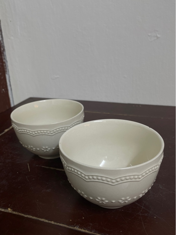 Bát cơm be sữa hoạ tiết hoa cúc size 10.5x7cm