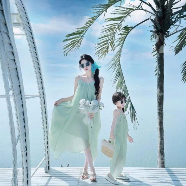 ĐẦM THIẾT KẾ ĐÔI MẸ BÉ