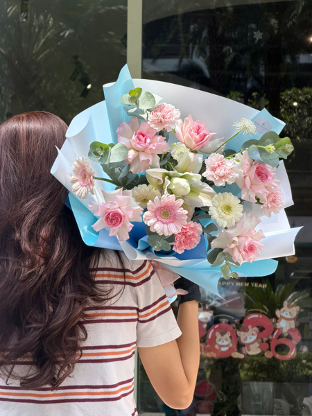 Bó hoa 650 cành size M tone hồng xanh dương